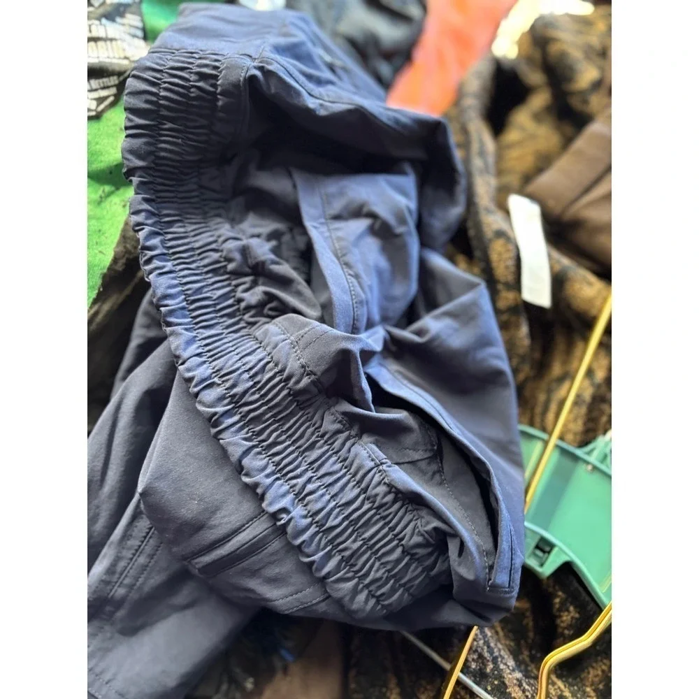 Athleta Navy Blue Cargo Pants Women's Size 4 Athleisure